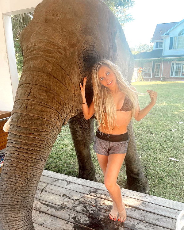 ellianawalmsley instagram image archive image