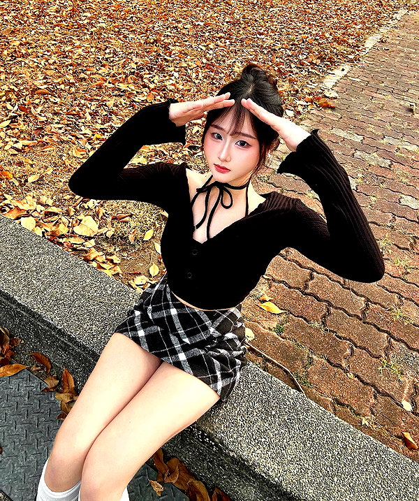 lai_931201 instagram image archive image