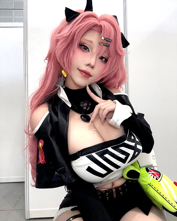 Archived image from @takomayuyi on Instagram