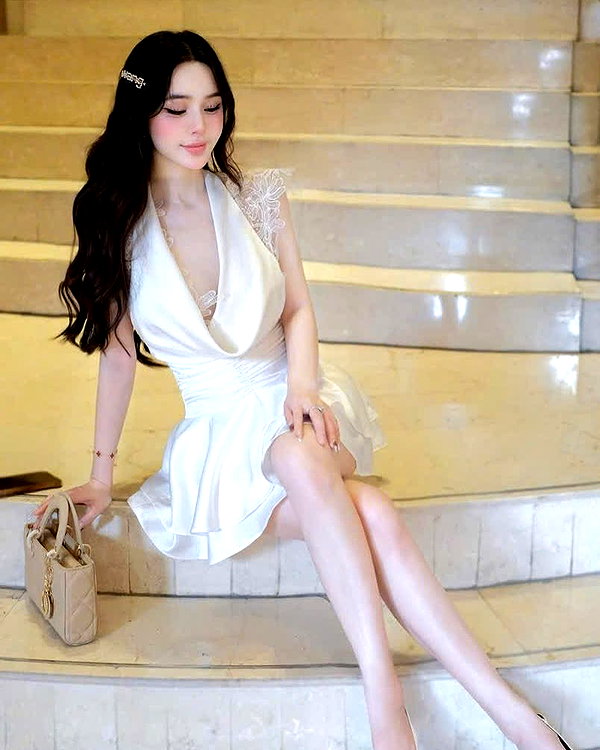lyhythuedoxinh instagram image archive image