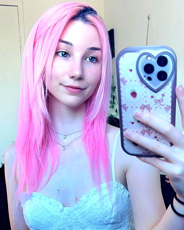danielle.mercedie instagram image archive image