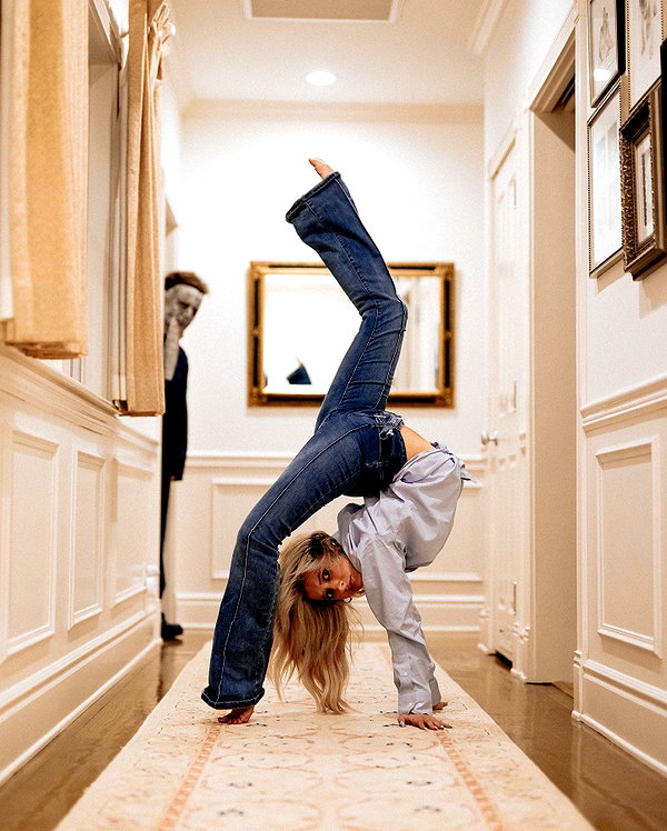 ellianawalmsley instagram image archive image