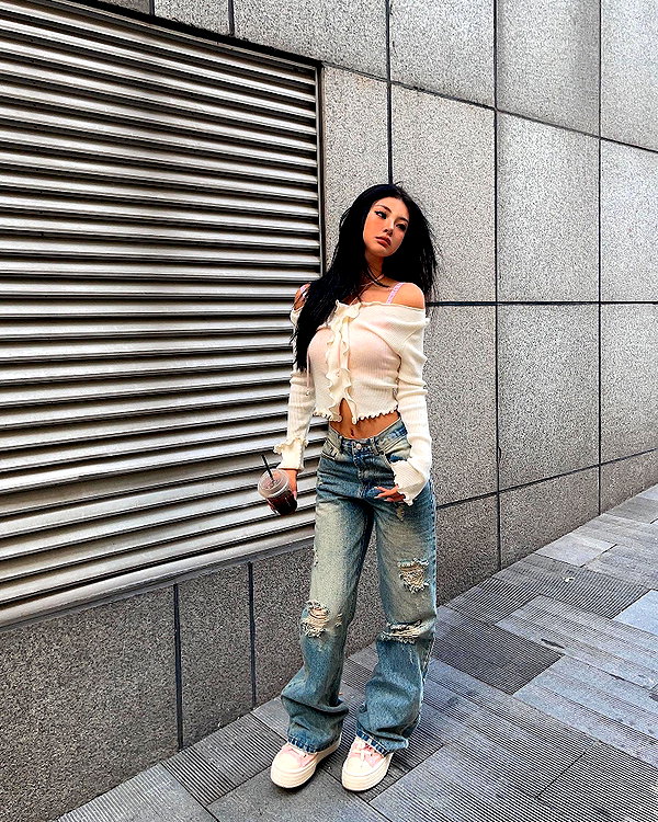 ll.lu1s instagram image archive image