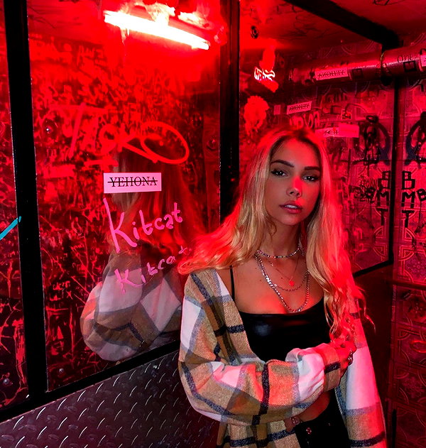 yulia.isakov instagram image archive image