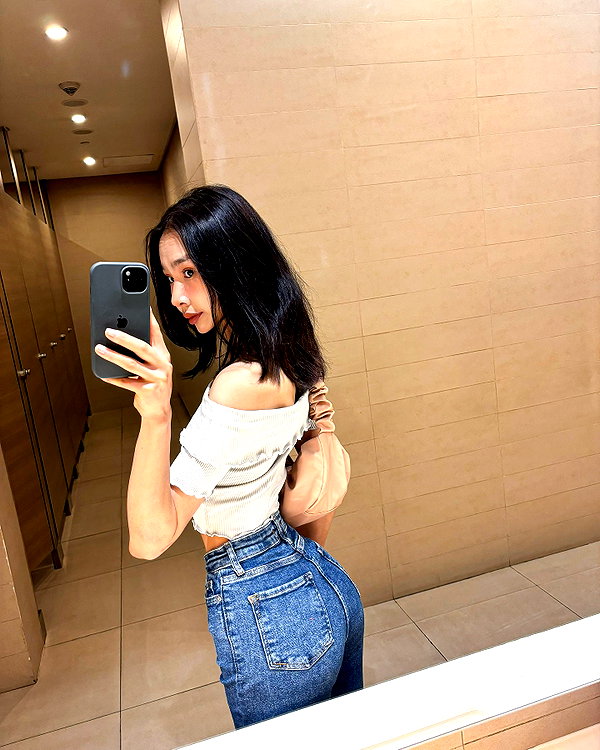 indra0102_ instagram image archive image