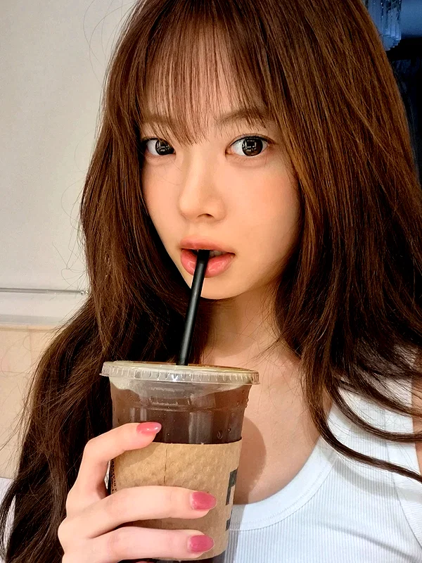 hhh.e_c.v instagram image archive image