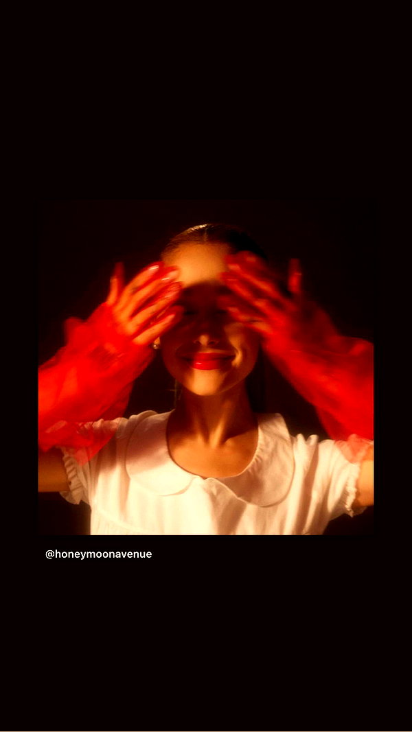 arianagrande instagram image archive image