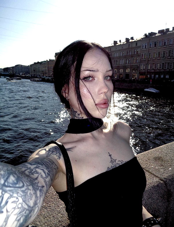 daaarkina instagram image archive image