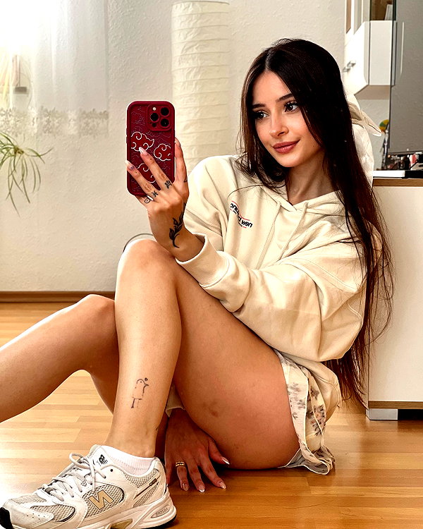 cata.leyah instagram image archive image