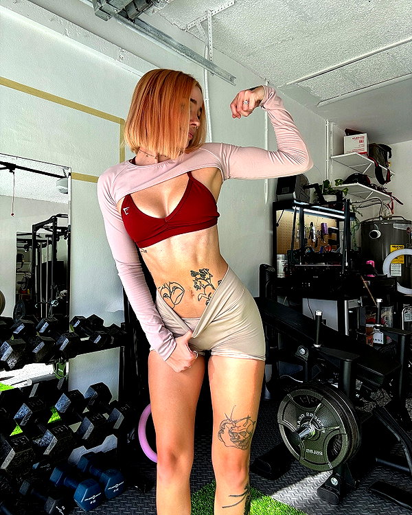 peachtoot.plz instagram image archive image