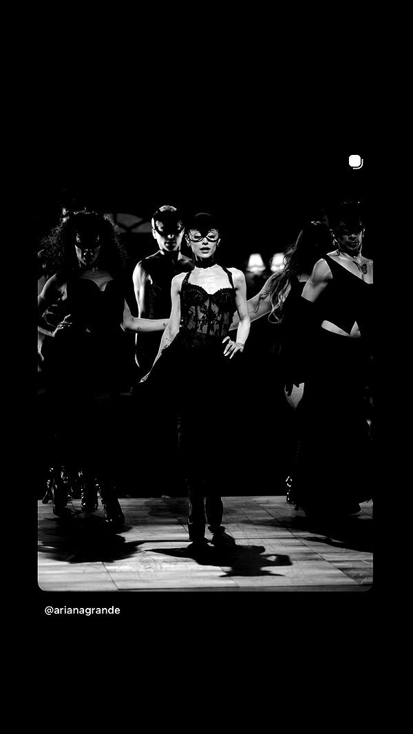 arianagrande instagram image archive image