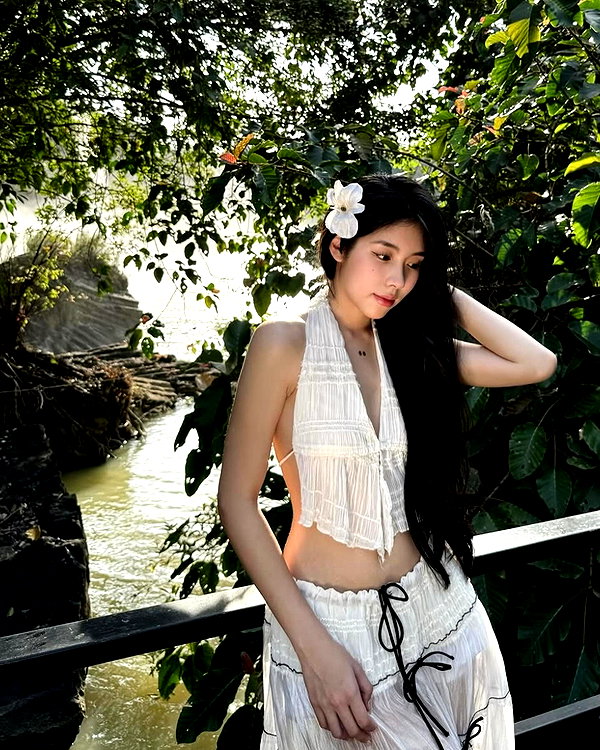 lyhythuedoxinh instagram image archive image