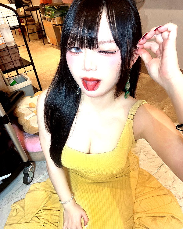 150_aiko instagram image archive image