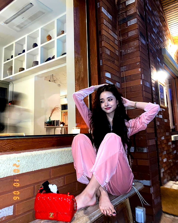dear.zia instagram image archive image