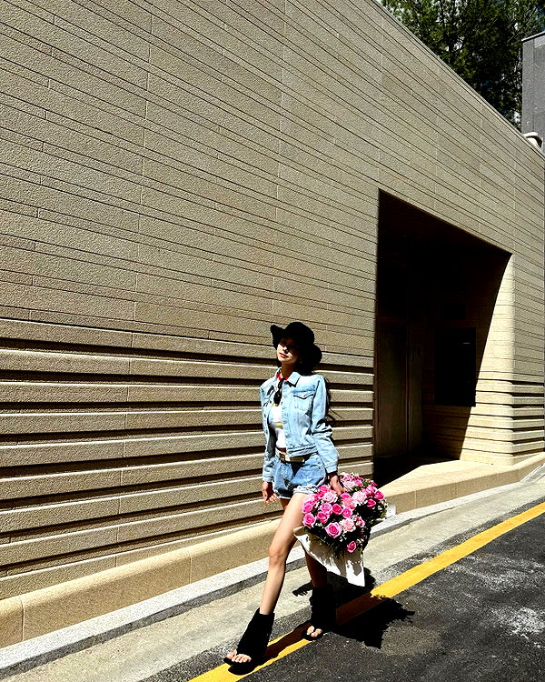 dear.zia instagram image archive image