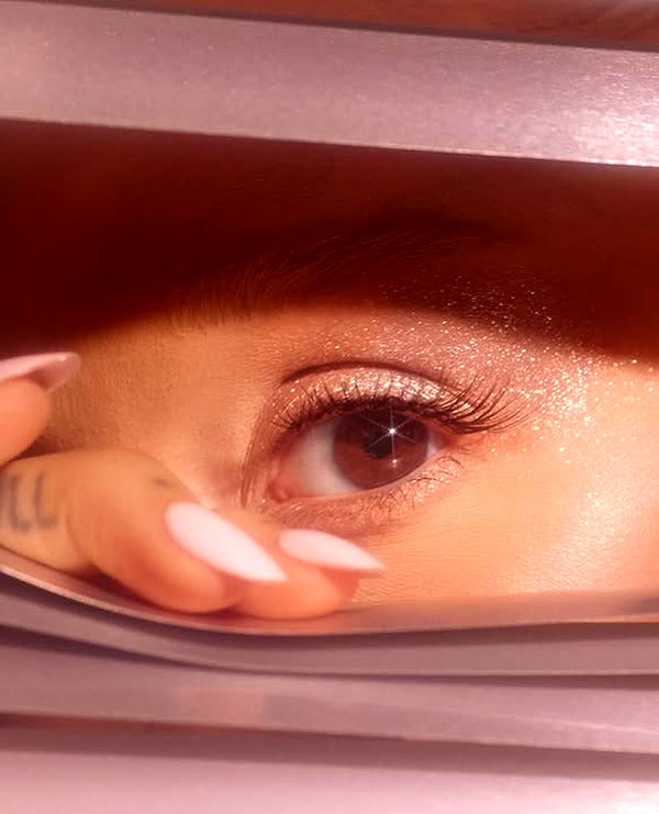 arianagrande instagram image archive image