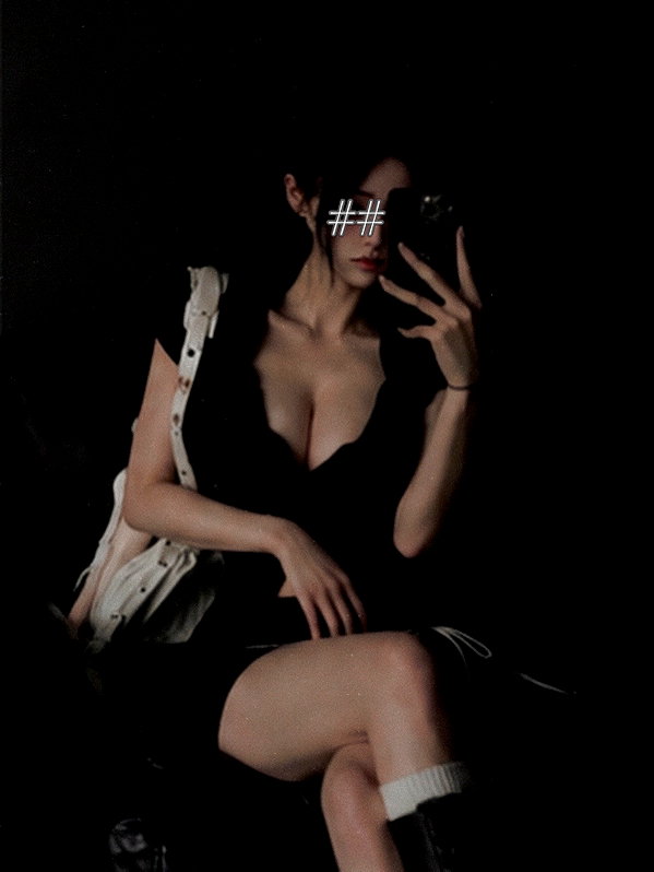 Archived image from @owol.xx on Instagram