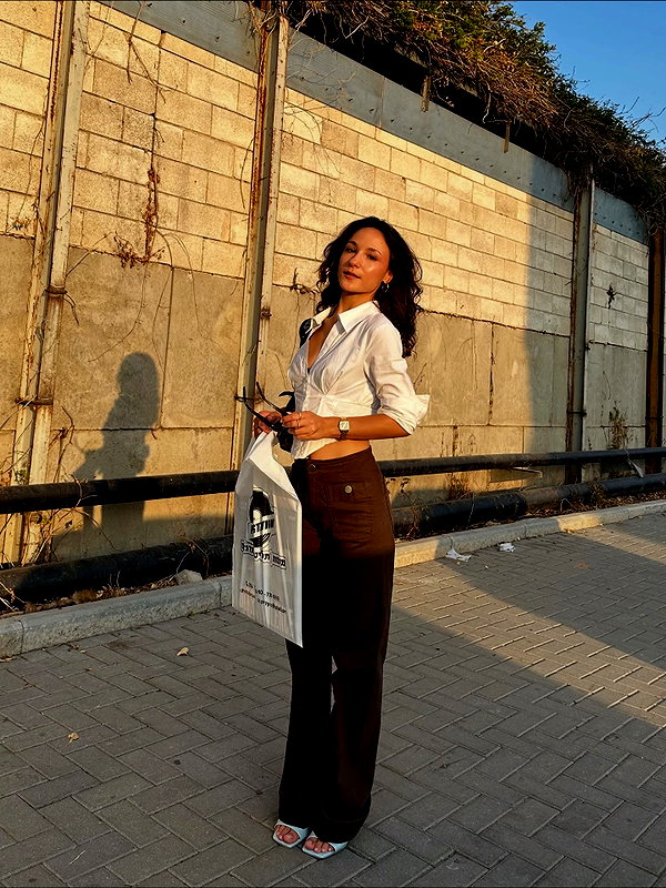 Archived image from @ilanakaver on Instagram