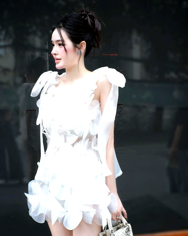 lyhythuedoxinh instagram image archive image