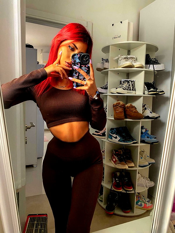 shanidahan7 instagram image archive image