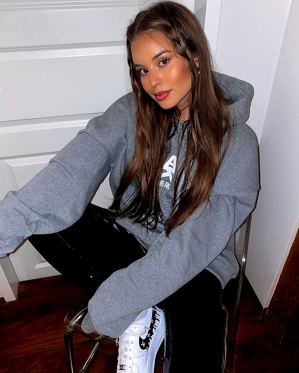 zoeliss instagram image archive image