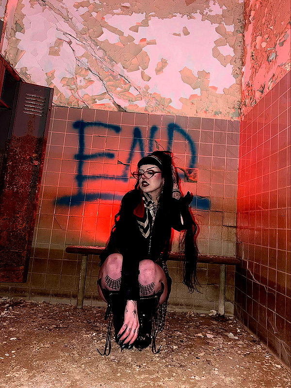 yeahimcaroline instagram image archive image