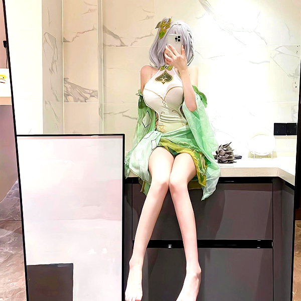 gallery_cosplayer instagram image archive image