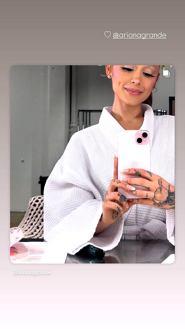 arianagrande instagram image archive image