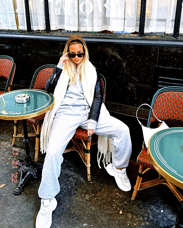 barzomer instagram image archive image