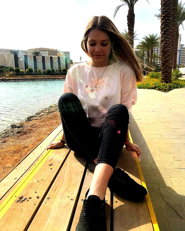 yulia.isakov instagram image archive image