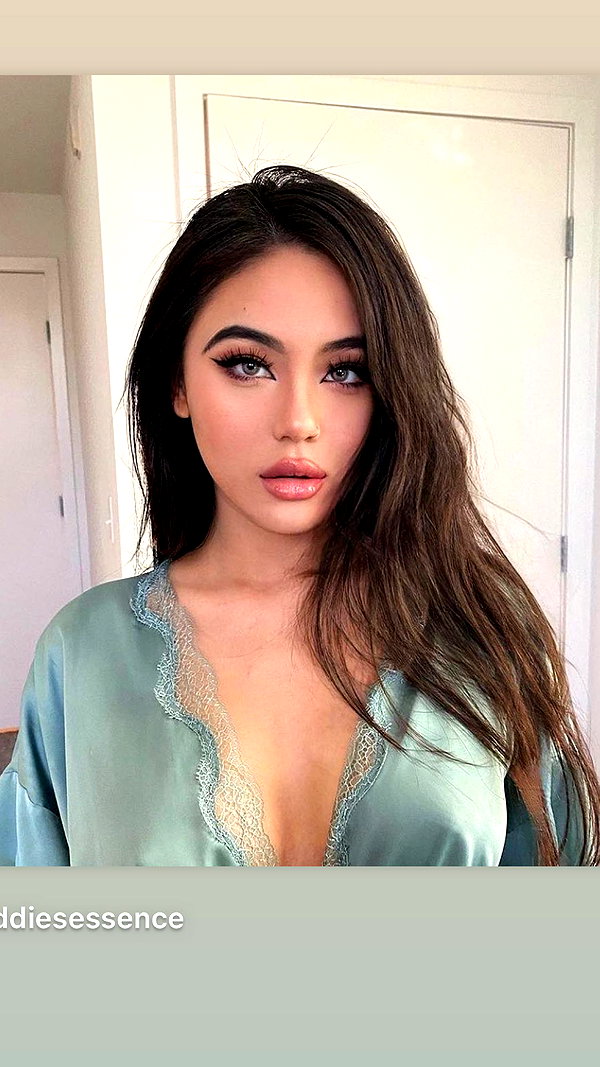 baddiesessence instagram image archive image