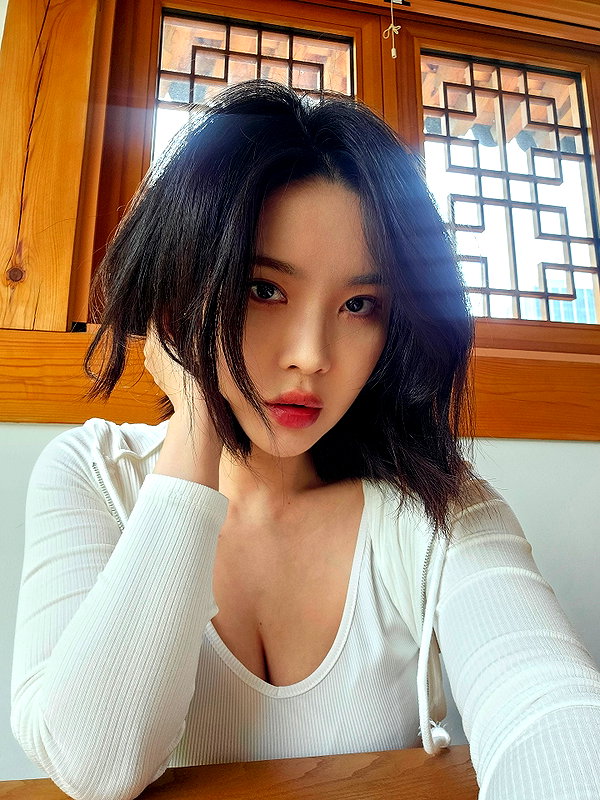 norajoy_official instagram image archive image