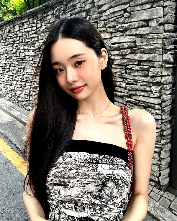 dear.zia instagram image archive image