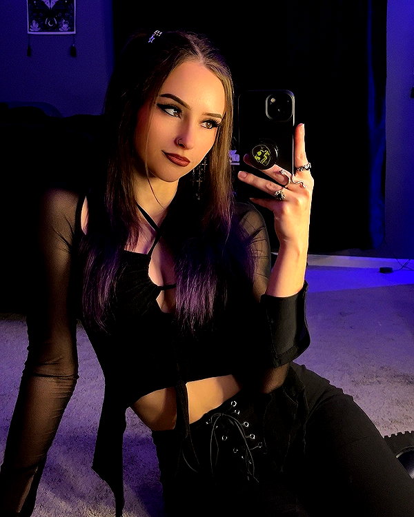 megann_eliizabeth instagram image archive image