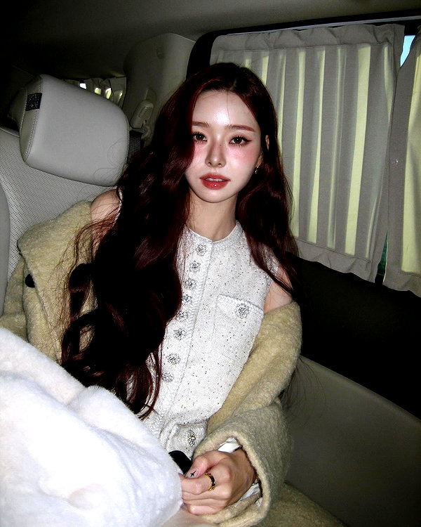dear.zia instagram image archive image