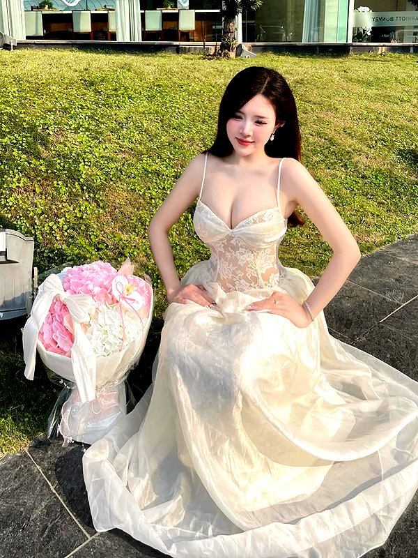 lyhythuedoxinh instagram image archive image