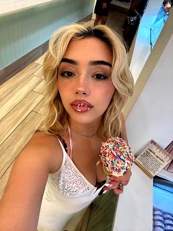 v.qx instagram image archive image