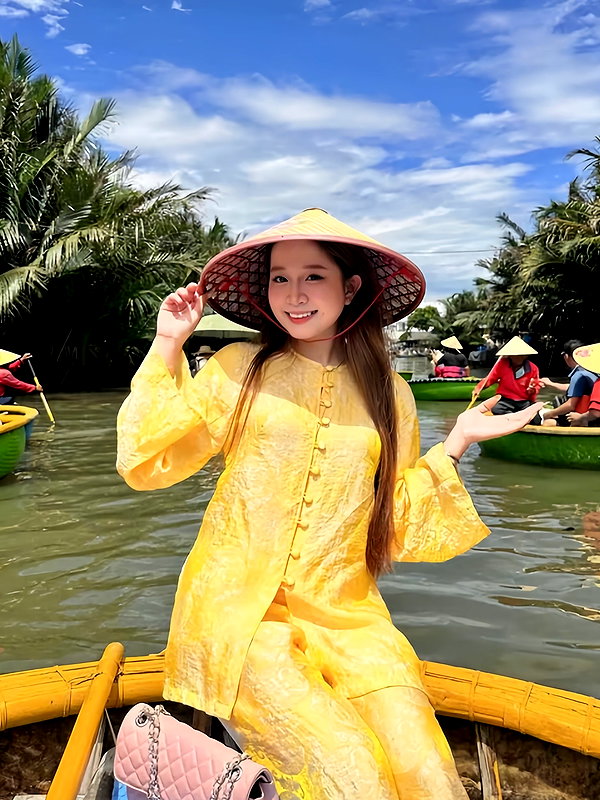lyhythuedoxinh instagram image archive image