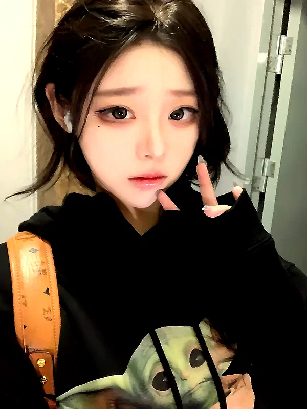 yingyinng_ instagram image archive image