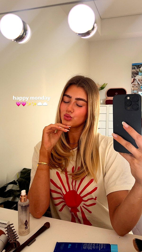 sophadophaa_ instagram image archive image