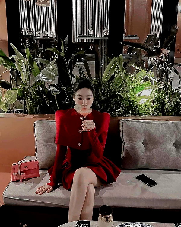 lyhythuedoxinh instagram image archive image