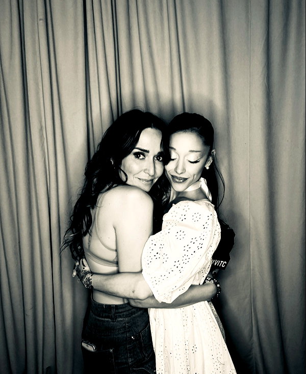 arianagrande instagram image archive image