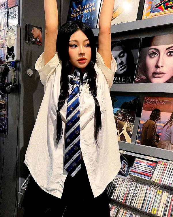ll.lu1s instagram image archive image