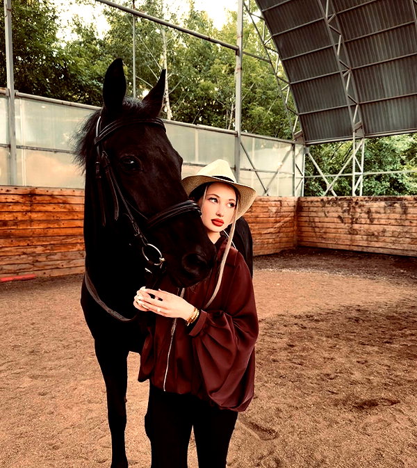 liisonnya instagram image archive image