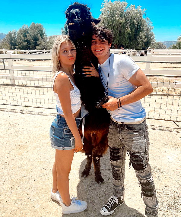 ellianawalmsley instagram image archive image
