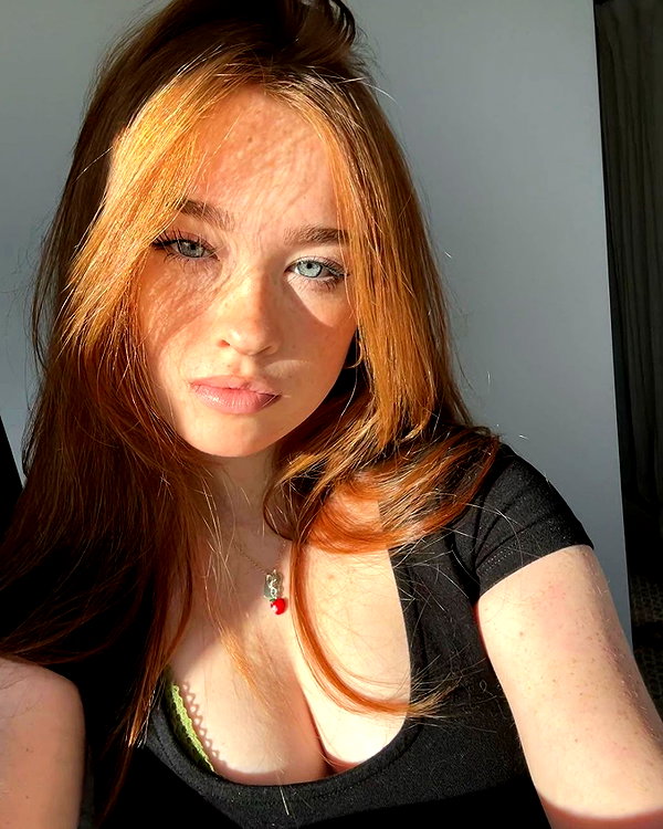 baddiesessence instagram image archive image