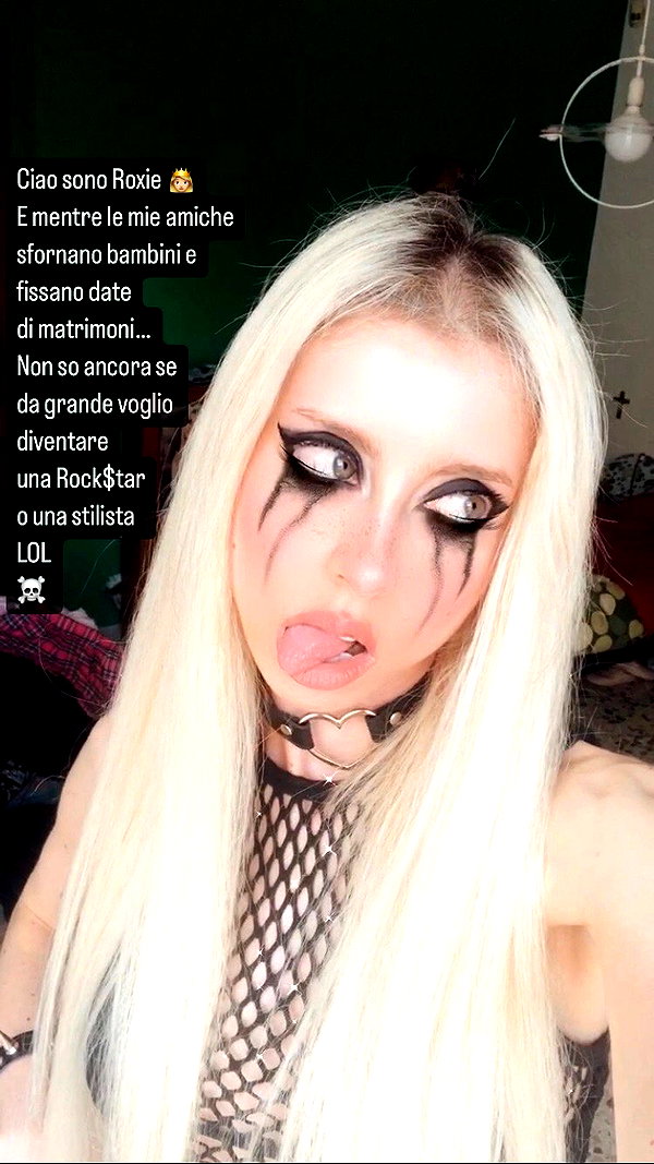 roxiechelon2 archive image