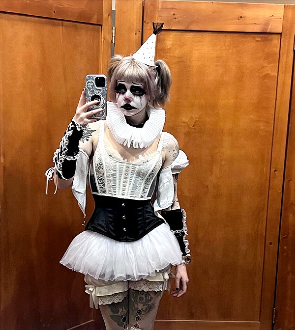 yeahimcaroline instagram image archive image