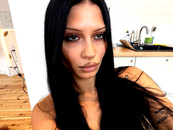 karolinaawasik instagram image archive image