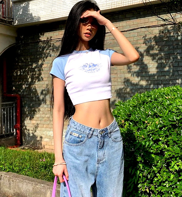 baddiesessence instagram image archive image